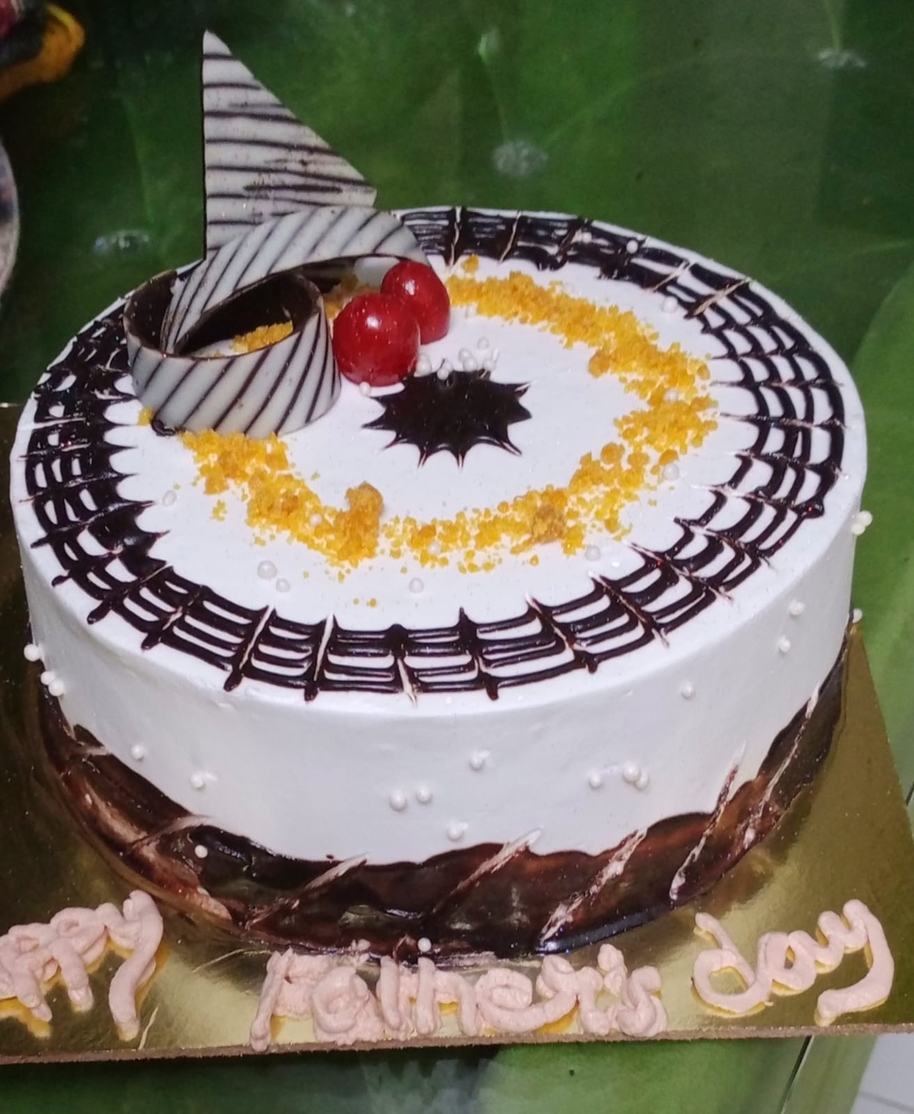 Buy/Send Flavorous Butterscotch Cake Half kg Online- Winni | Winni.in