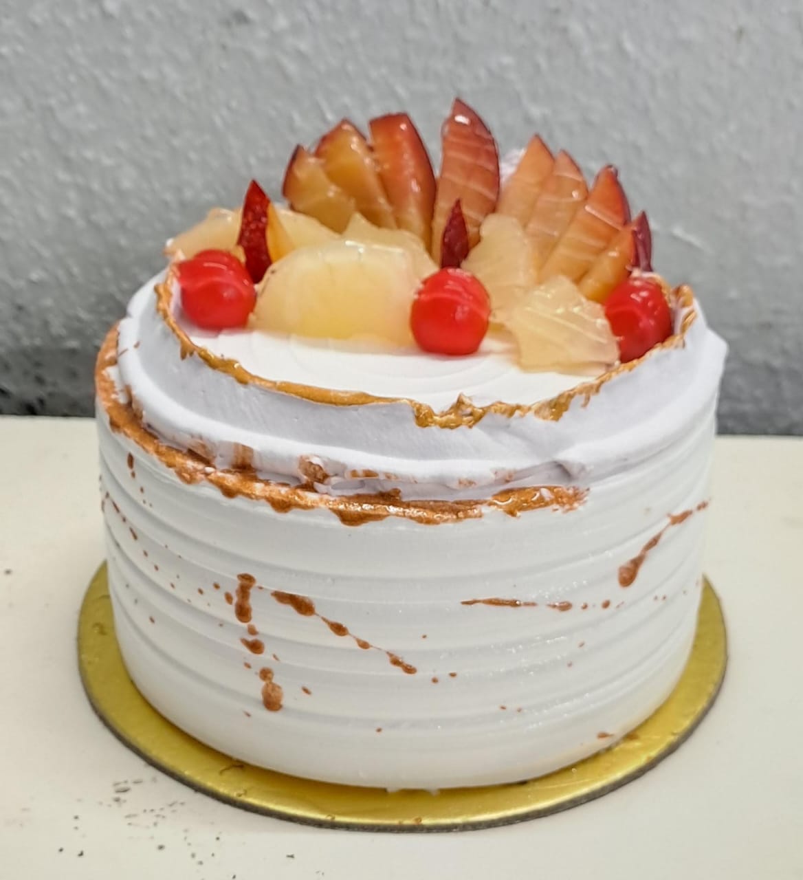 Delicious Strawberry Fruit Cake | Winni.in