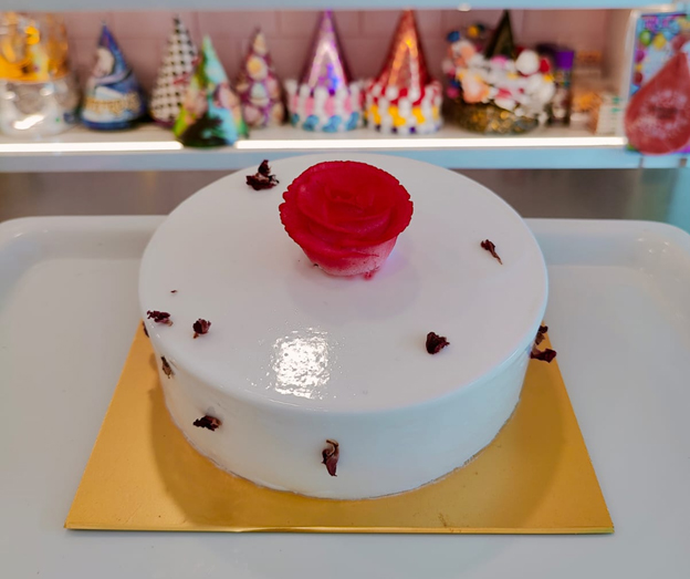 Order Rose Milk Falooda Fault Line Cake 1 Kg Online From Sweet Wings  Shrutikas cake Atelier ,Thane