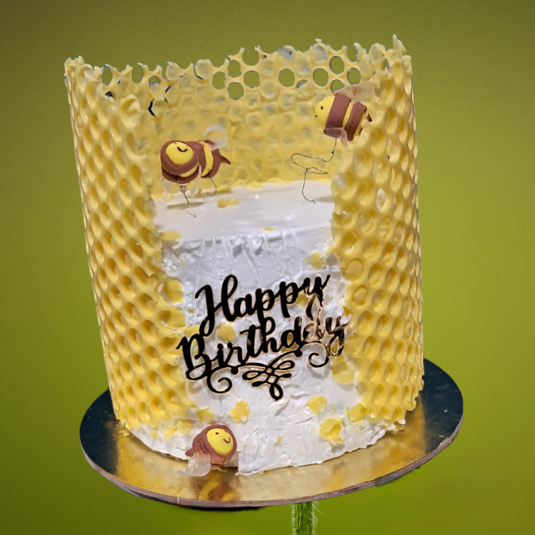 Honey Bee Buttercream Cake | YummyCake
